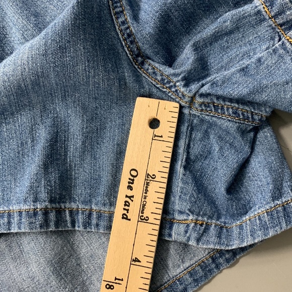 Universal Thread Women’s Blue Denim Sleeveless Half Button Down Romper Size M - Picture 10 of 11